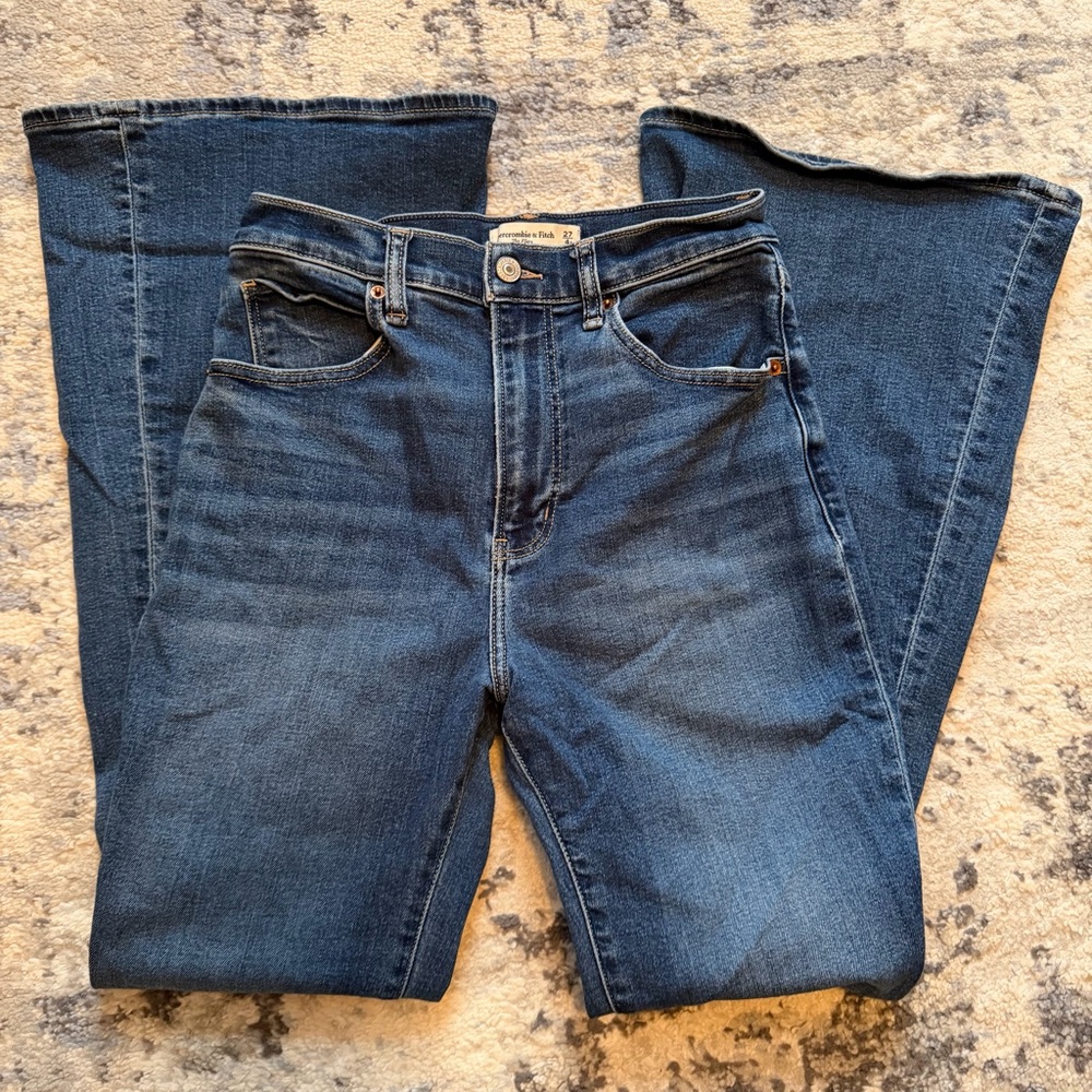 Abercrombie & Fitch The Flare Ultra High Rise Jeans Dark Wash